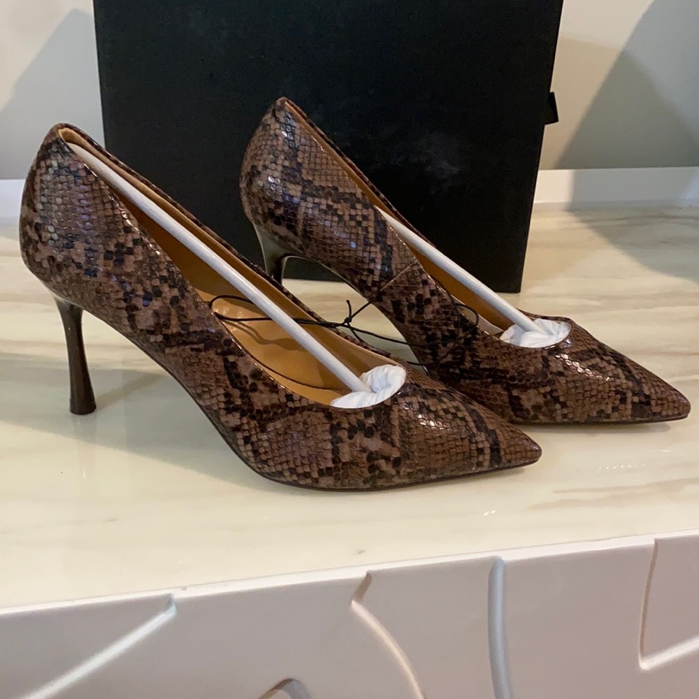 Snake skin pump